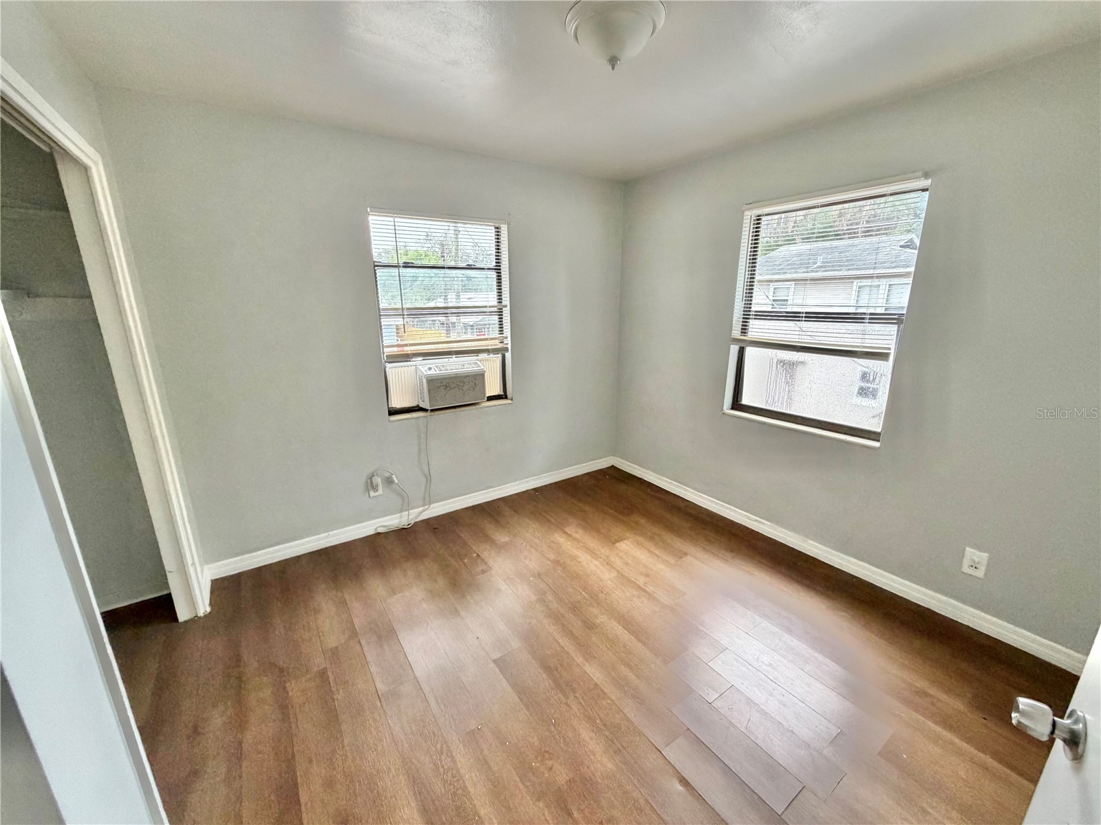 1320 18th Avenue S Saint Petersburg FL 33705 TB8514236 image5