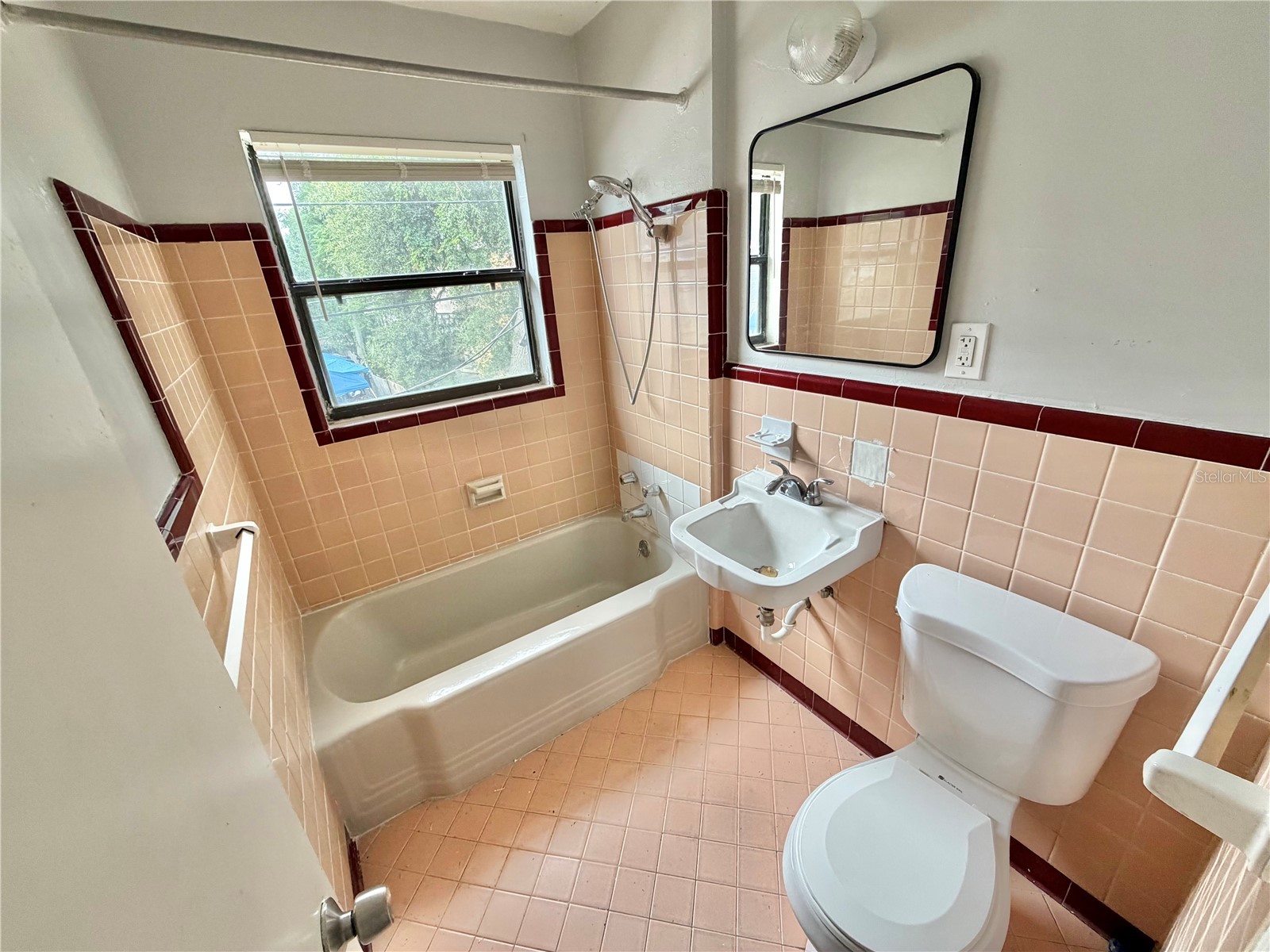 1320 18th Avenue S Saint Petersburg FL 33705 TB8514236 image9