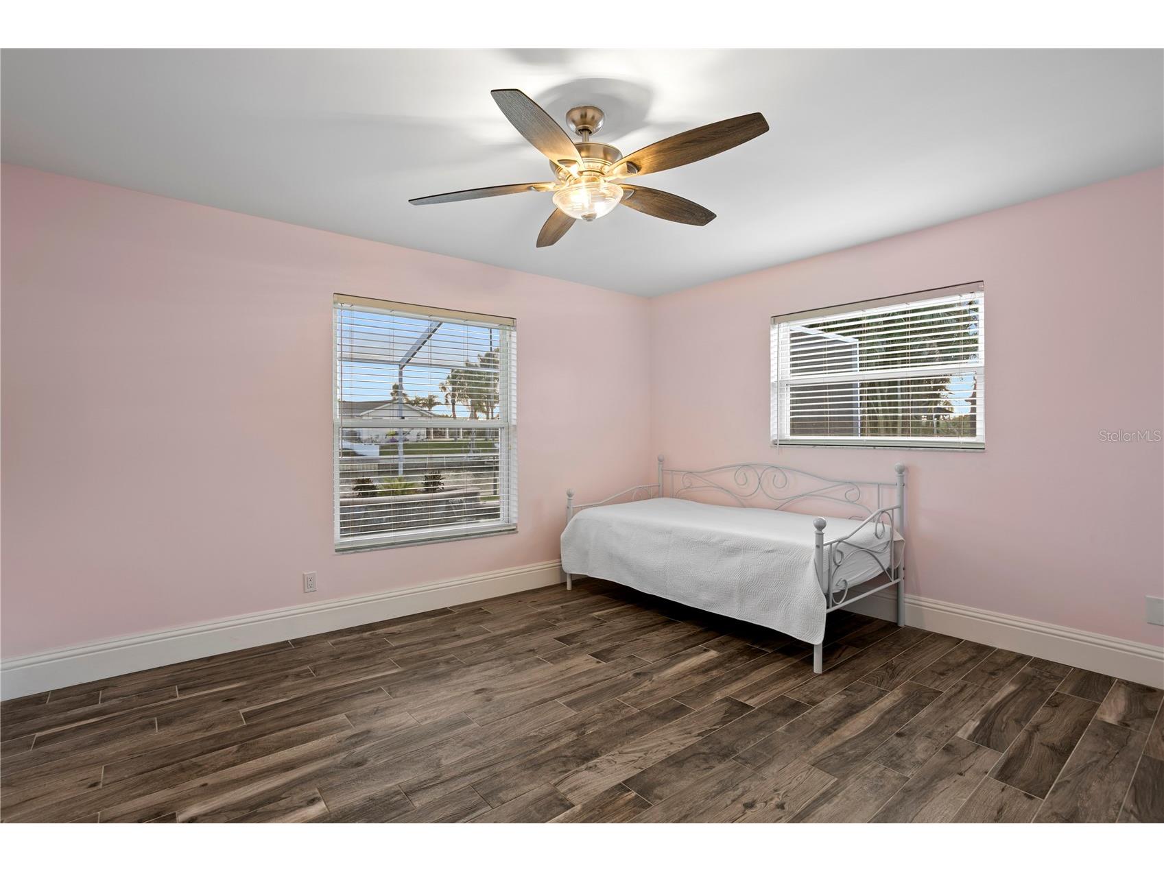 1320 52nd Avenue NE Saint Petersburg FL 33703 TB8457340 image37