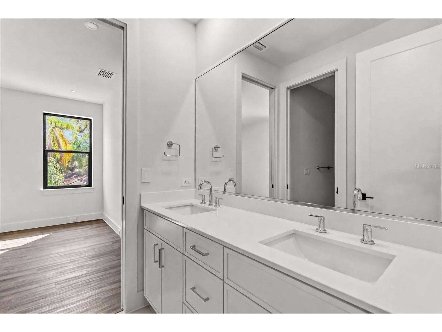 1320 Cloverlawn Avenue Orlando FL 32806 O6385280 image33