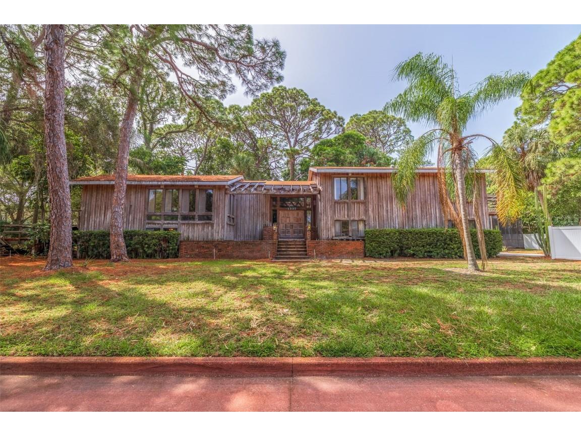 1320 Coral Way S Saint Petersburg FL 33705 U8216595 image1