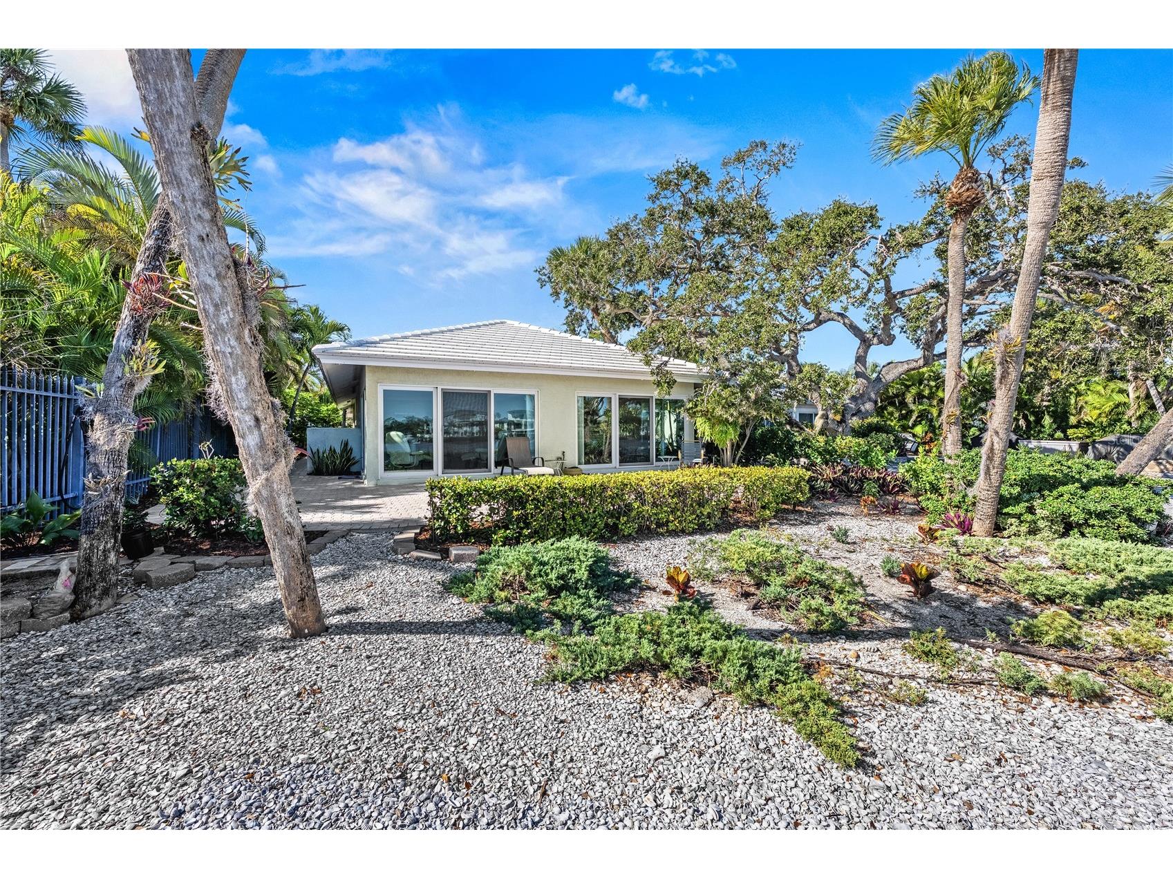 1320 Moonmist Drive #B-11 Sarasota FL 34242 - LITTLE SARASOTA BAY A4679270 image11