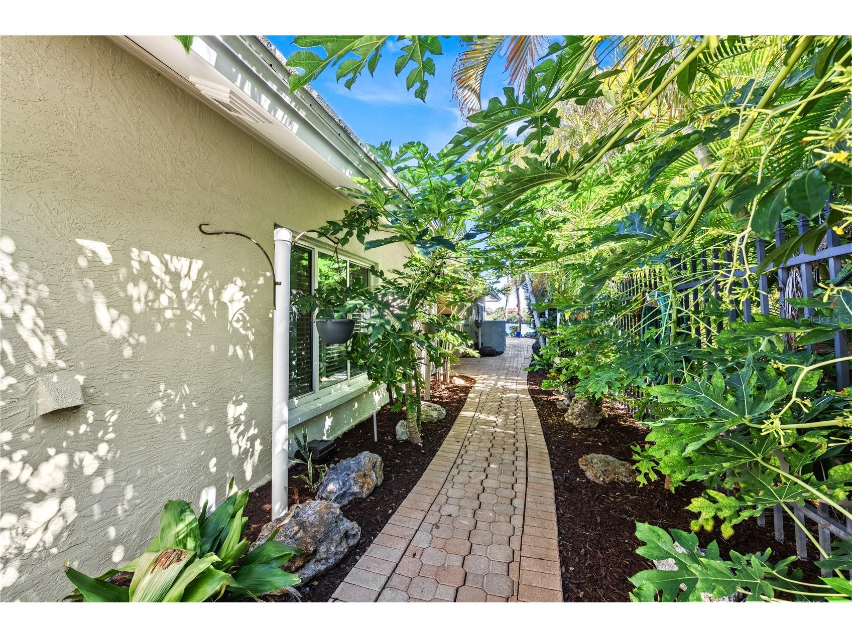 1320 Moonmist Drive #B-11 Sarasota FL 34242 - LITTLE SARASOTA BAY A4679270 image5