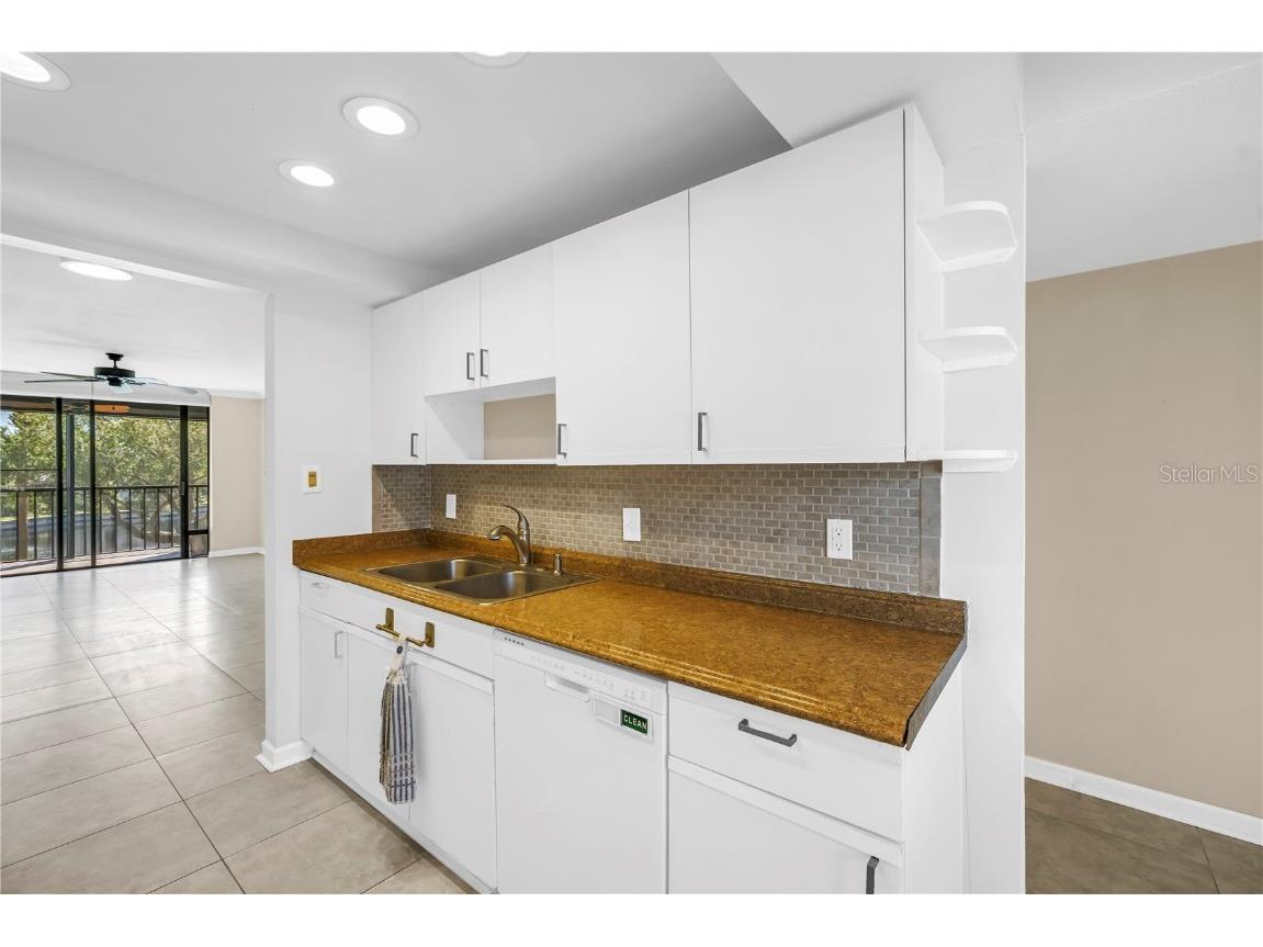 1320 Pasadena Avenue S #203 South Pasadena FL 33707 TB8445377 image12