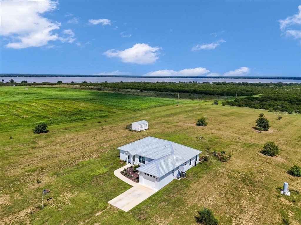 1320 Ponds Road Frostproof FL 33843 - LAKE REEDY W7868493 image1