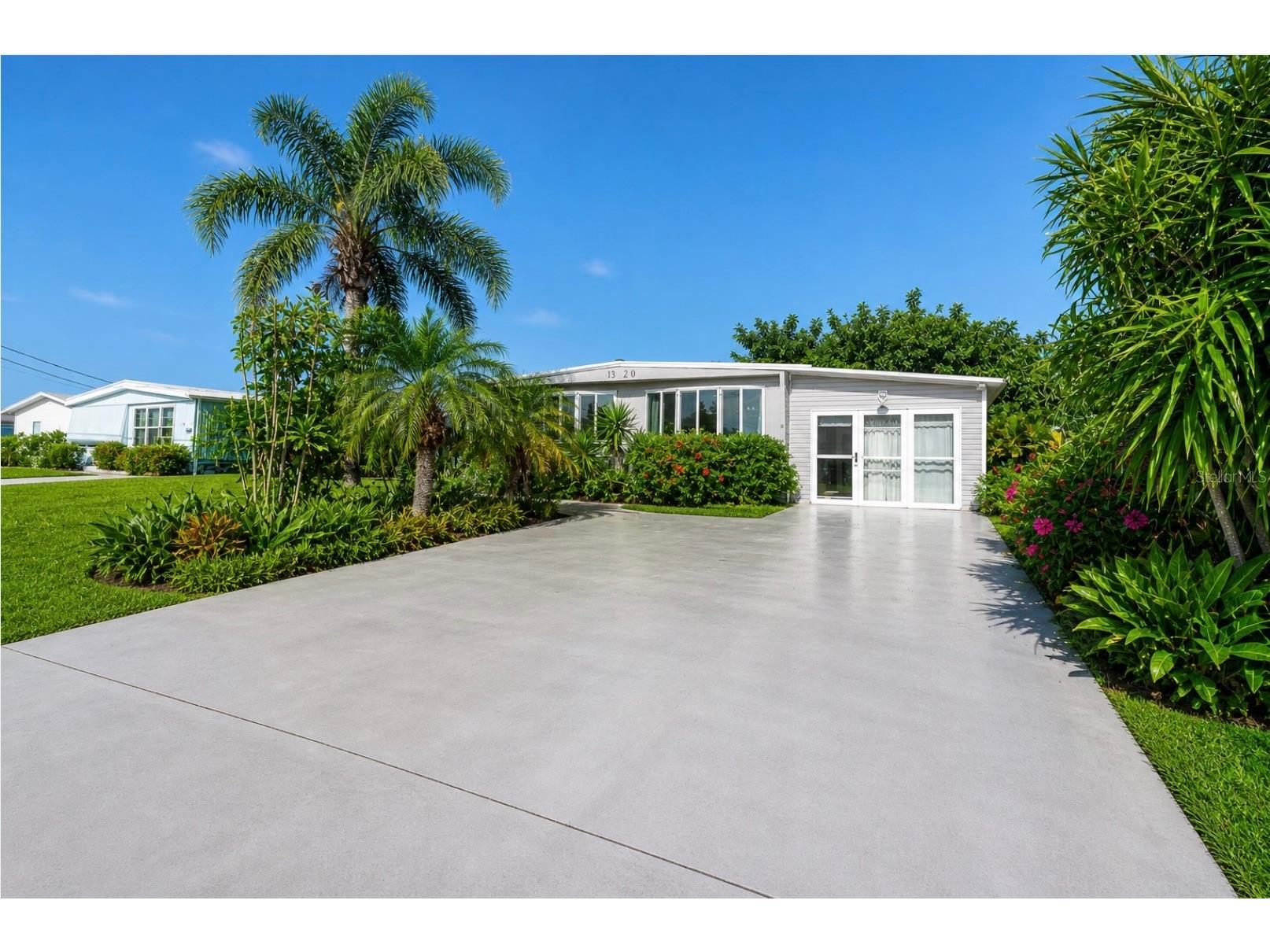 1320 Seagull Drive Englewood FL 34224 D6147289 image1