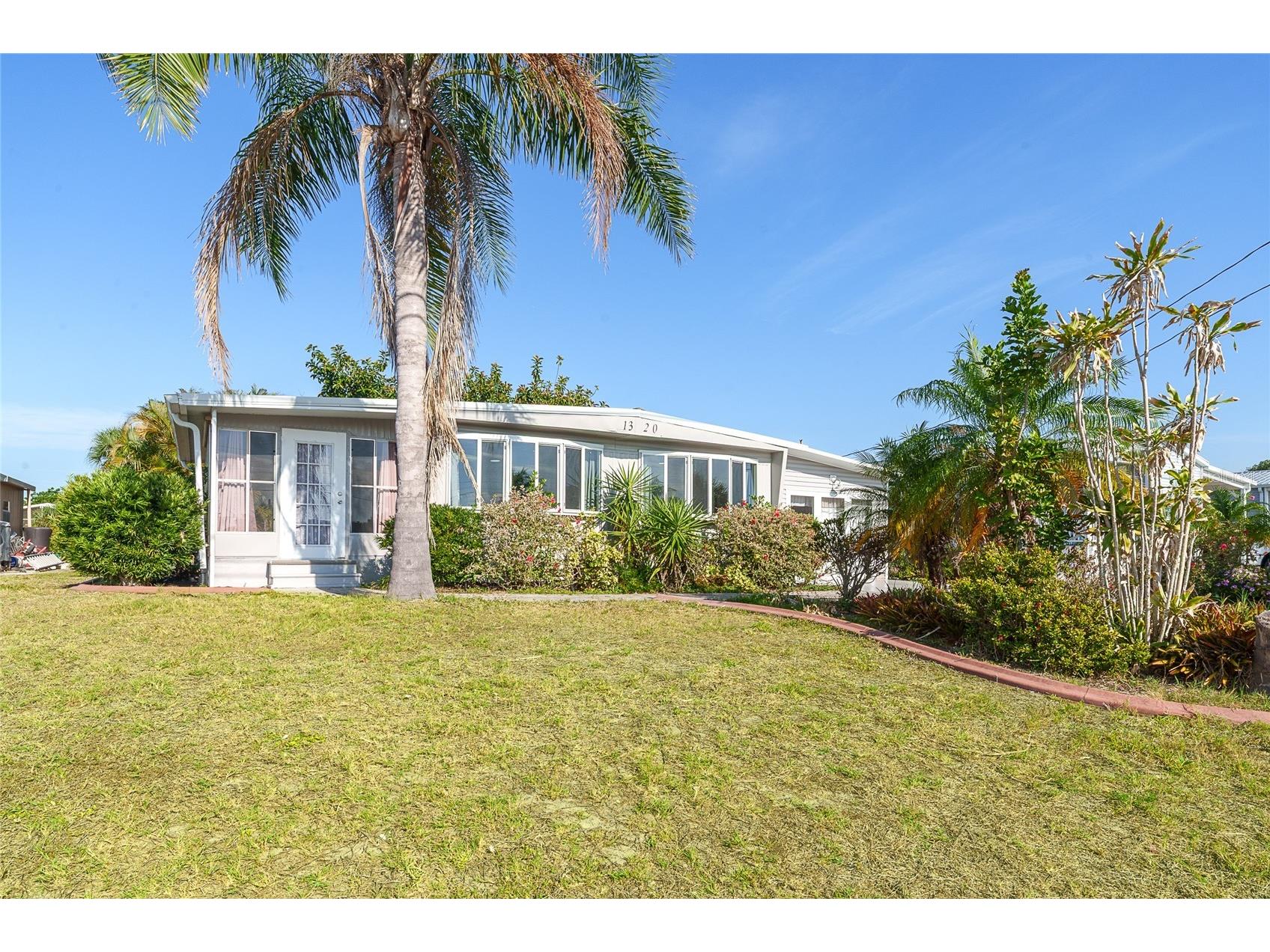 1320 Seagull Drive Englewood FL 34224 D6147289 image2