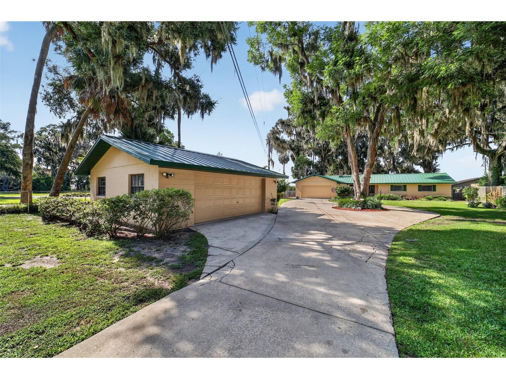 13200 E Highway 25 Ocklawaha FL 32179 - LAKE WEIR OM727638 image14
