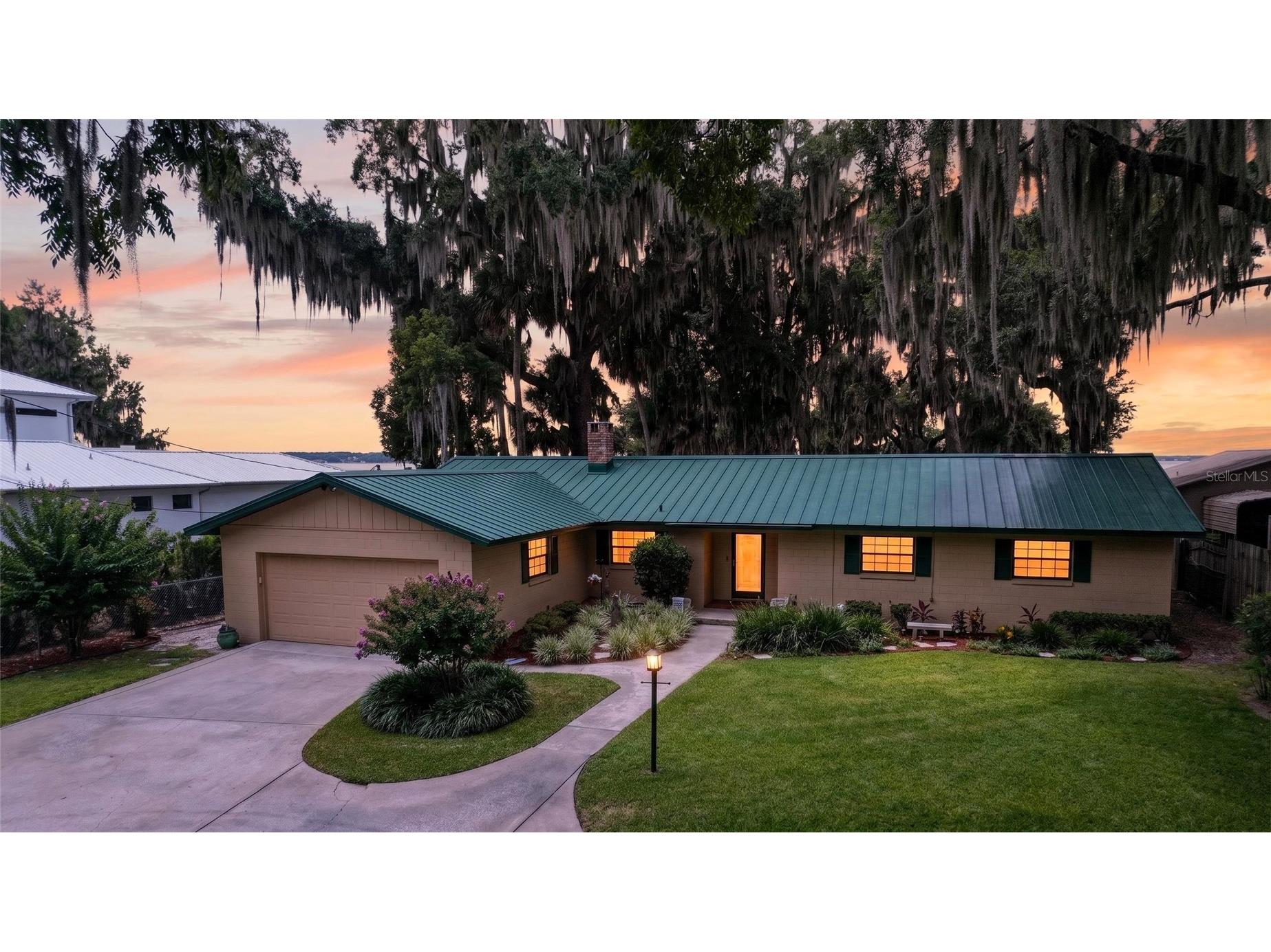 13200 E Highway 25 Ocklawaha FL 32179 - LAKE WEIR OM727638 image2