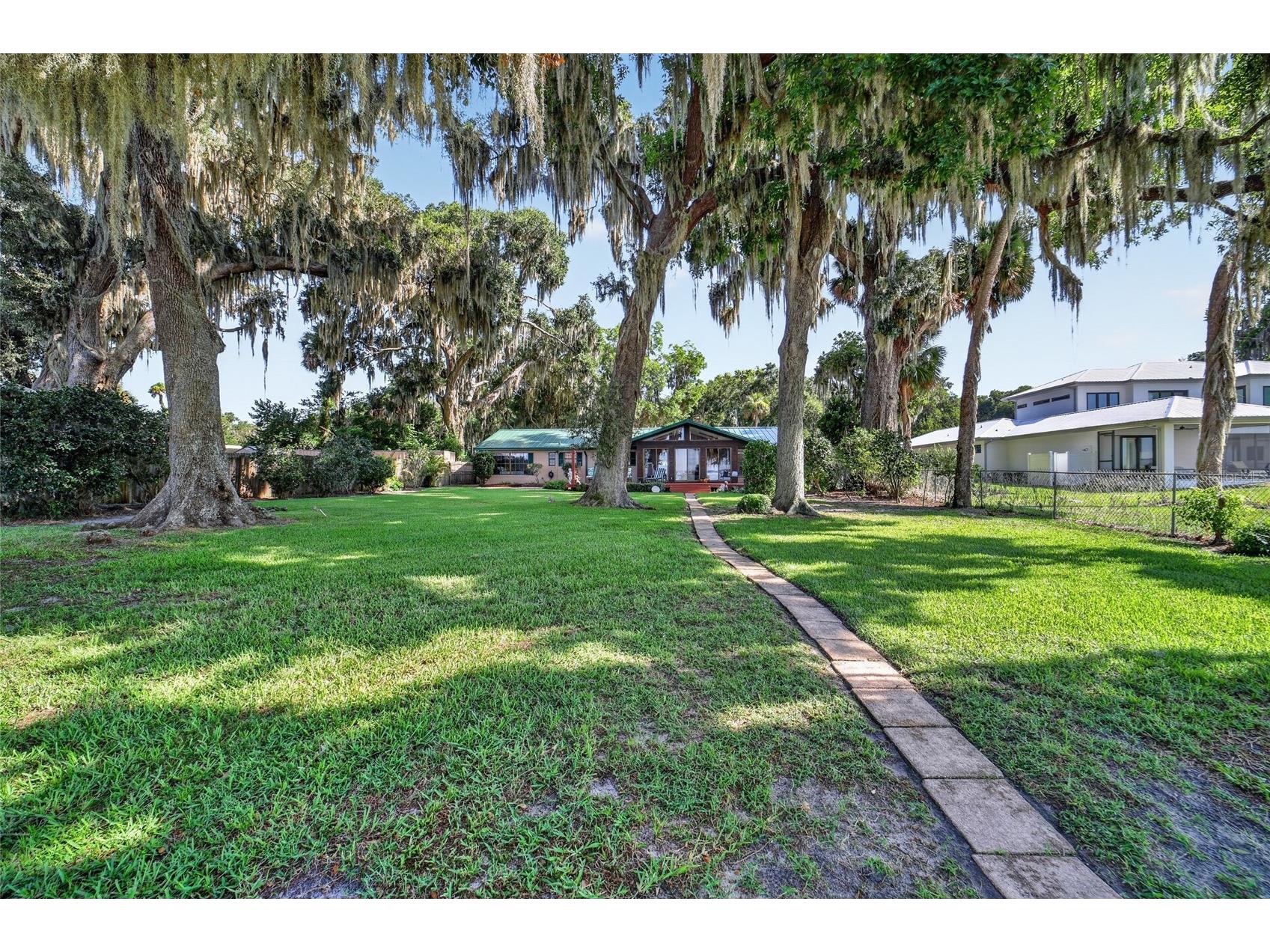 13200 E Highway 25 Ocklawaha FL 32179 - LAKE WEIR OM727638 image27