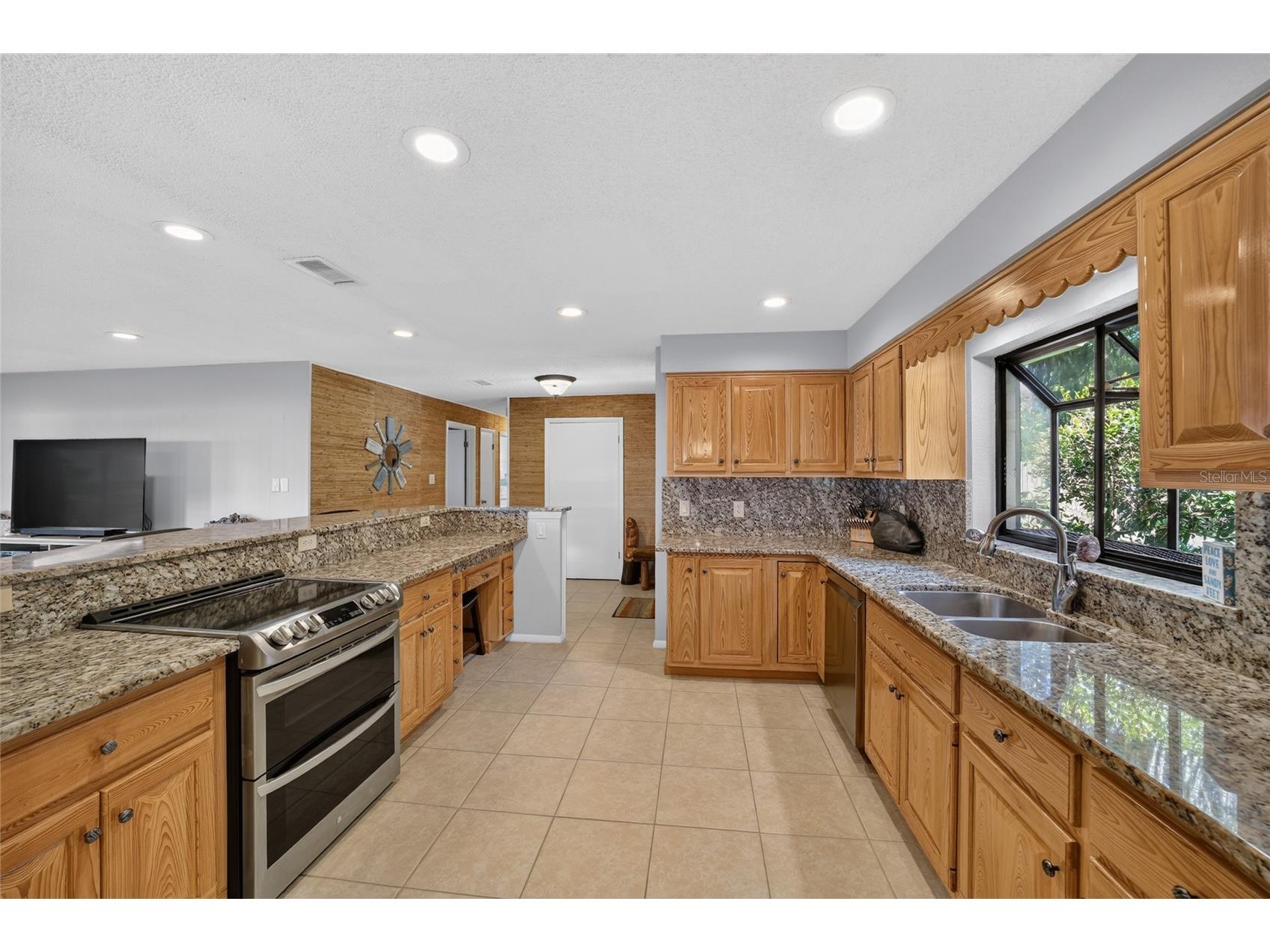 13200 E Highway 25 Ocklawaha FL 32179 - LAKE WEIR OM727638 image60