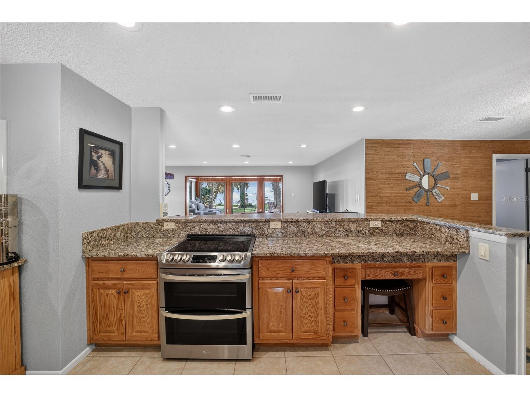 13200 E Highway 25 Ocklawaha FL 32179 - LAKE WEIR OM727638 image61