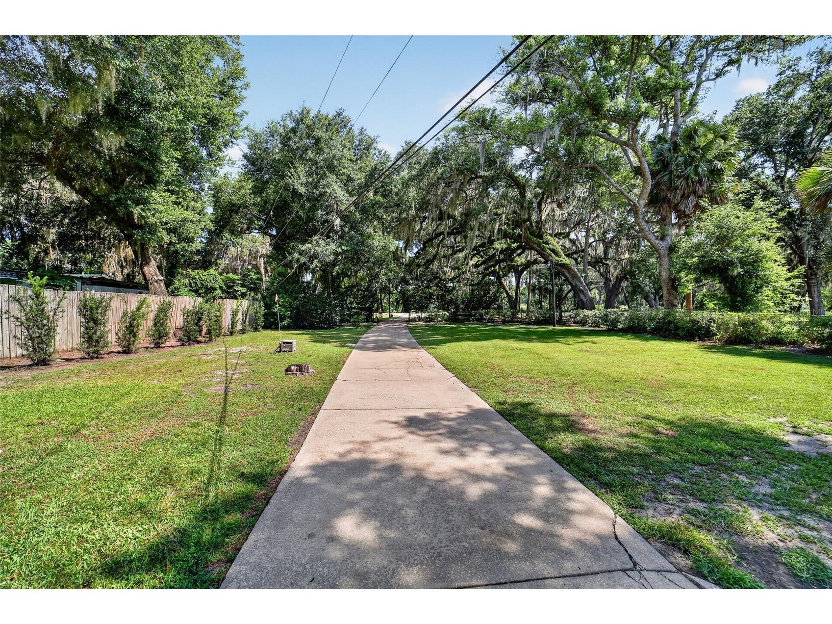 13200 E Highway 25 Ocklawaha FL 32179 - LAKE WEIR OM727638 image93