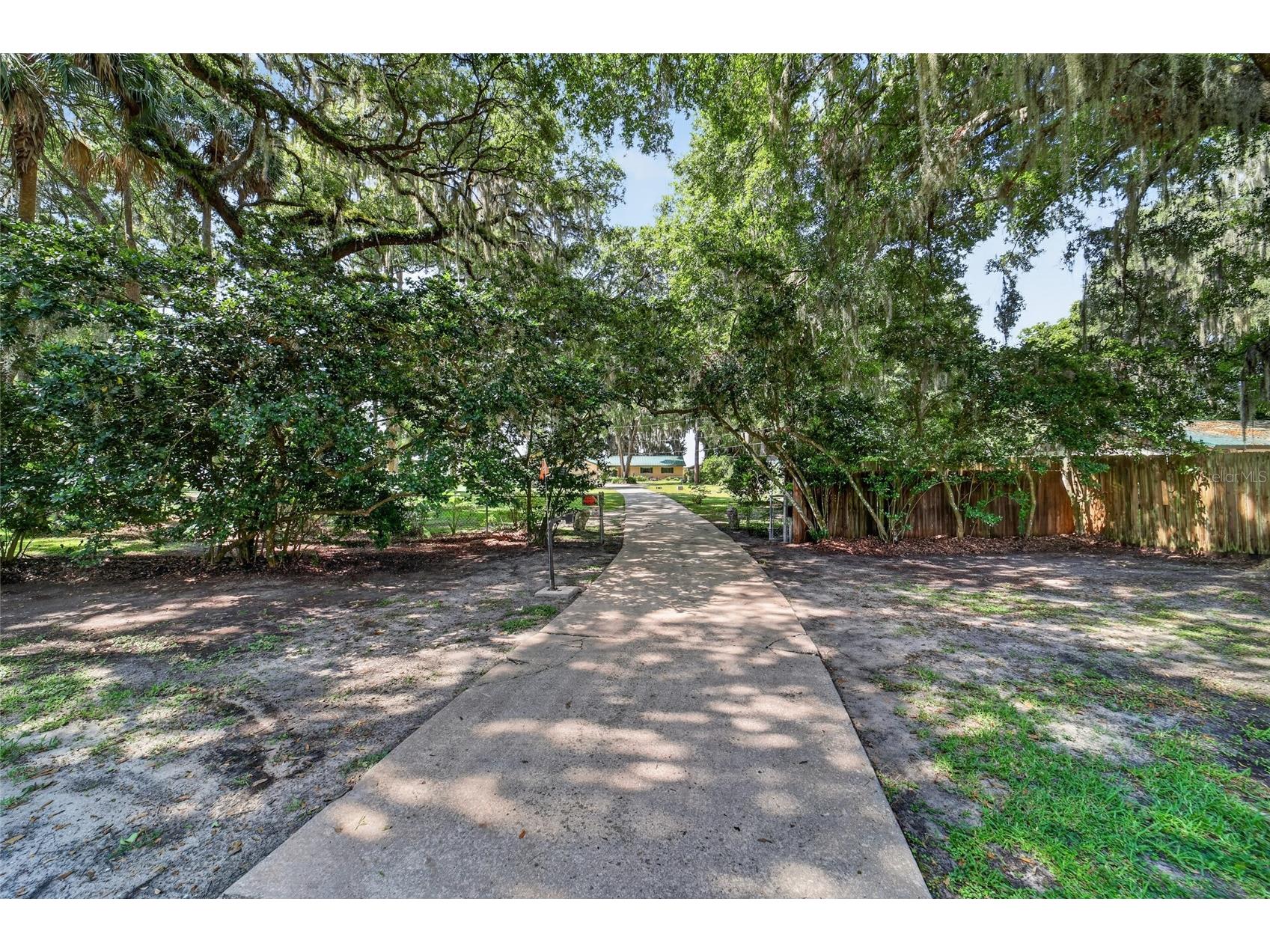 13200 E Highway 25 Ocklawaha FL 32179 - LAKE WEIR OM727638 image94