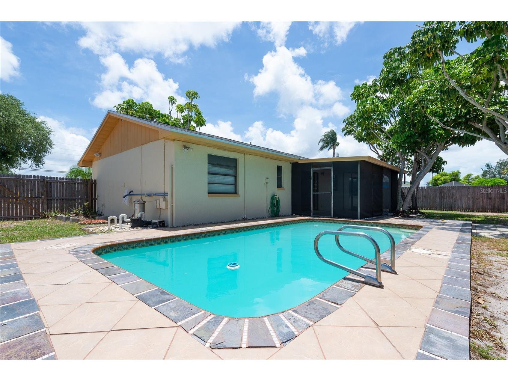 13200 Ridge Road Largo FL 33778 TB8515382 image25