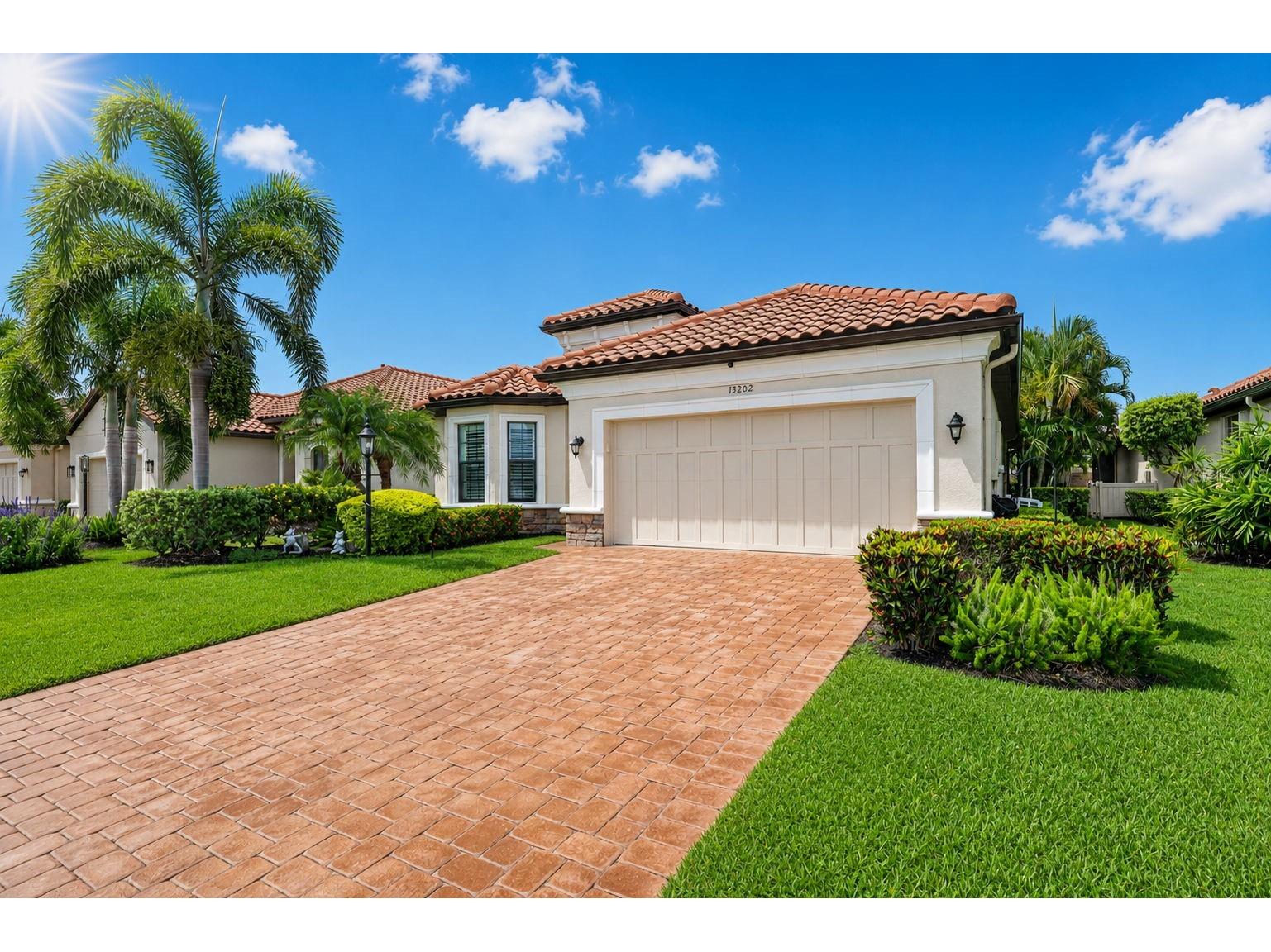13202 Prima Drive Bradenton FL 34211 A4693160 image40