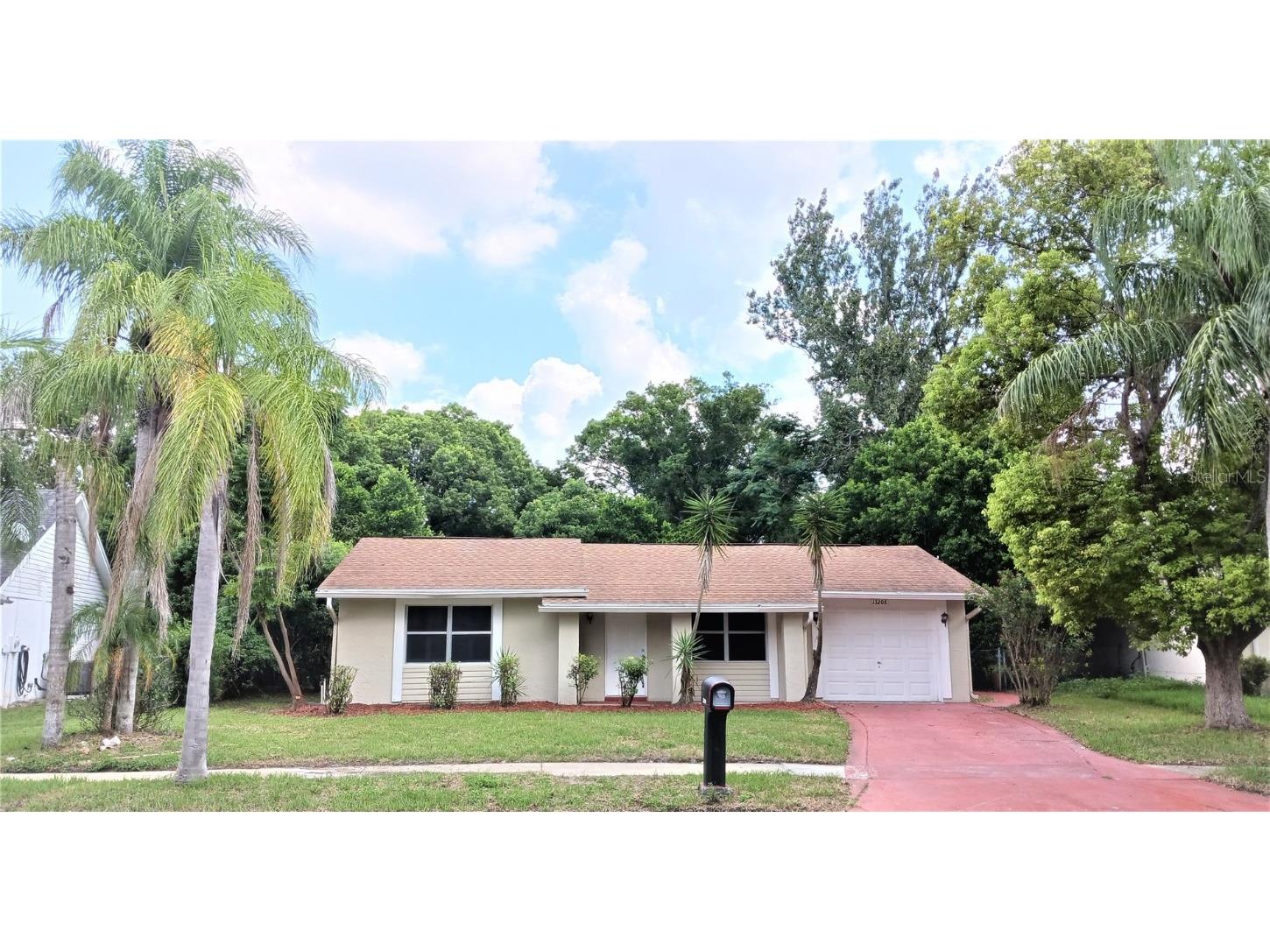 13208 Woodward Drive Hudson FL 34667 W7857612 image1