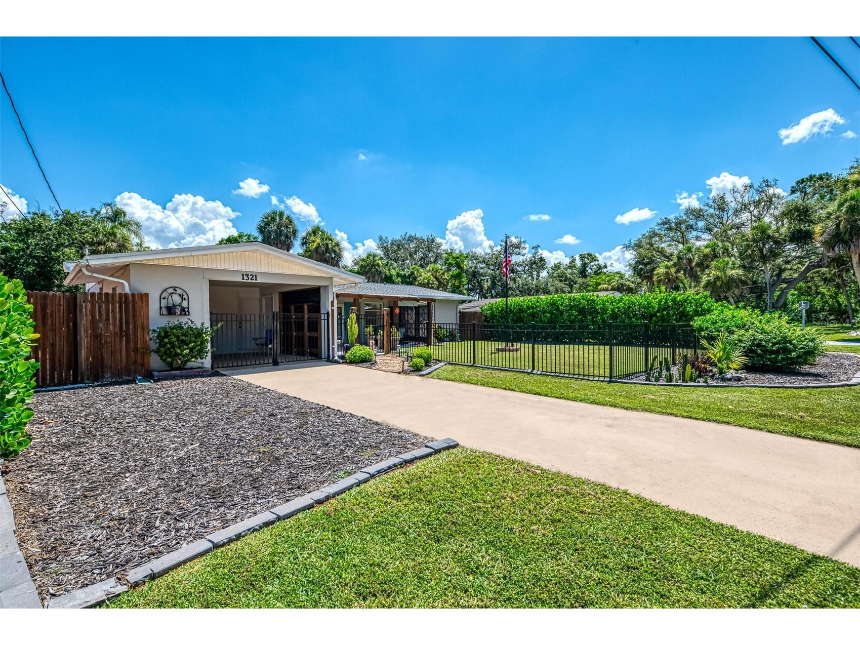 1321 Groveland Avenue Venice FL 34285 N6139939 image1