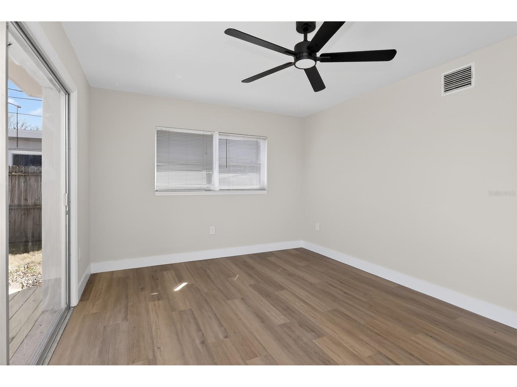 1321 Murray Avenue Clearwater FL 33755 TB8488543 image17