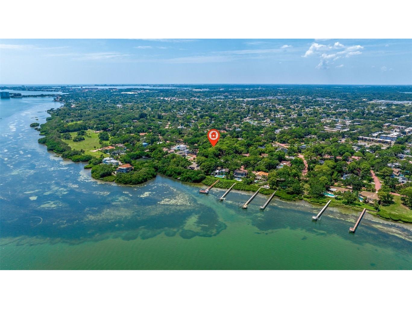 1321 Serpentine Drive S Saint Petersburg FL 33705 TB8348642 image1