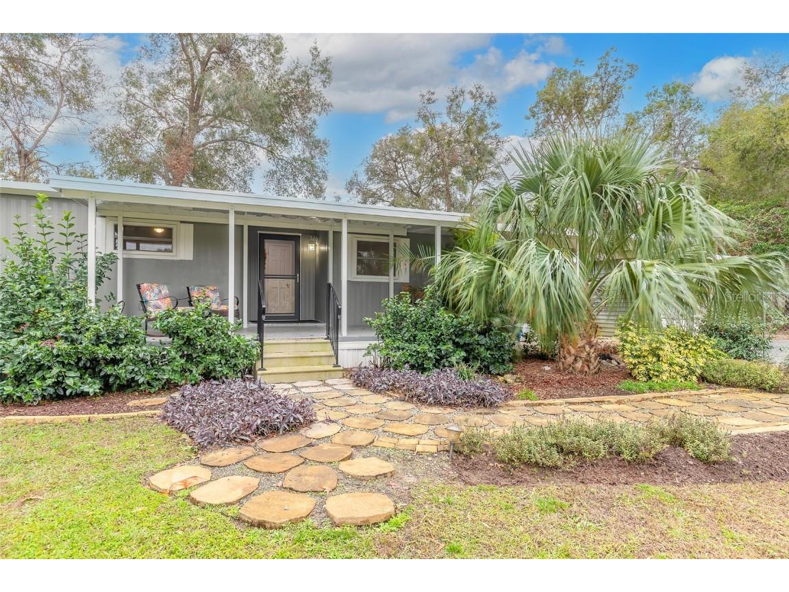 1321 Spring Lake Road Fruitland Park FL 34731 V4940316 image1