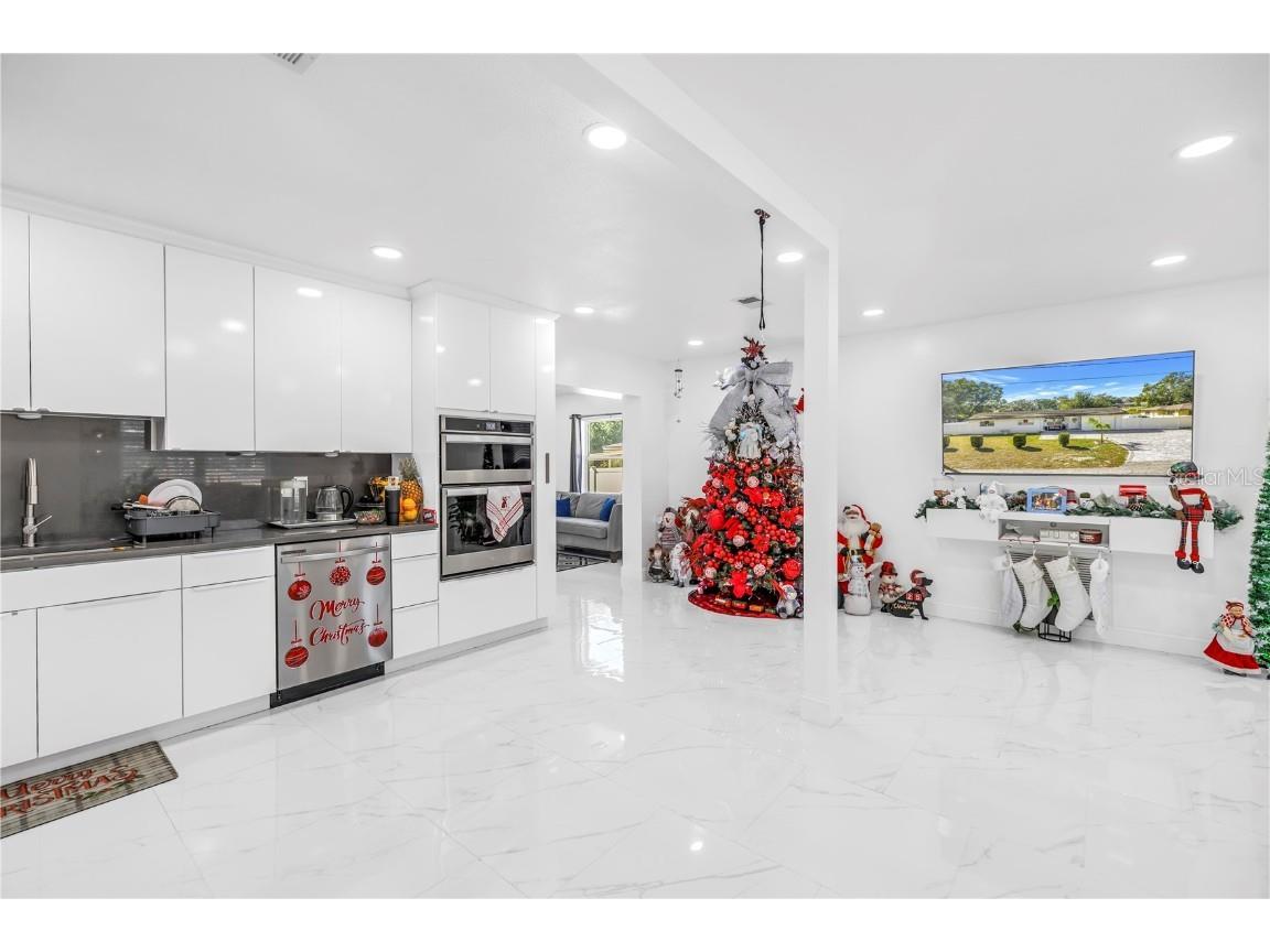 13216 Forest Hills Drive Tampa FL 33612 TB8451367 image6