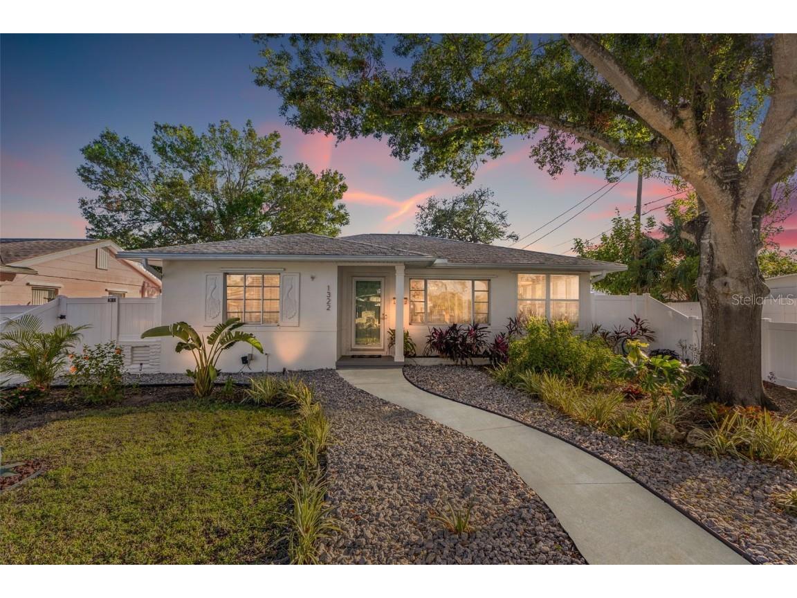 1322 48th Avenue N Saint Petersburg FL 33703 TB8326221 image1