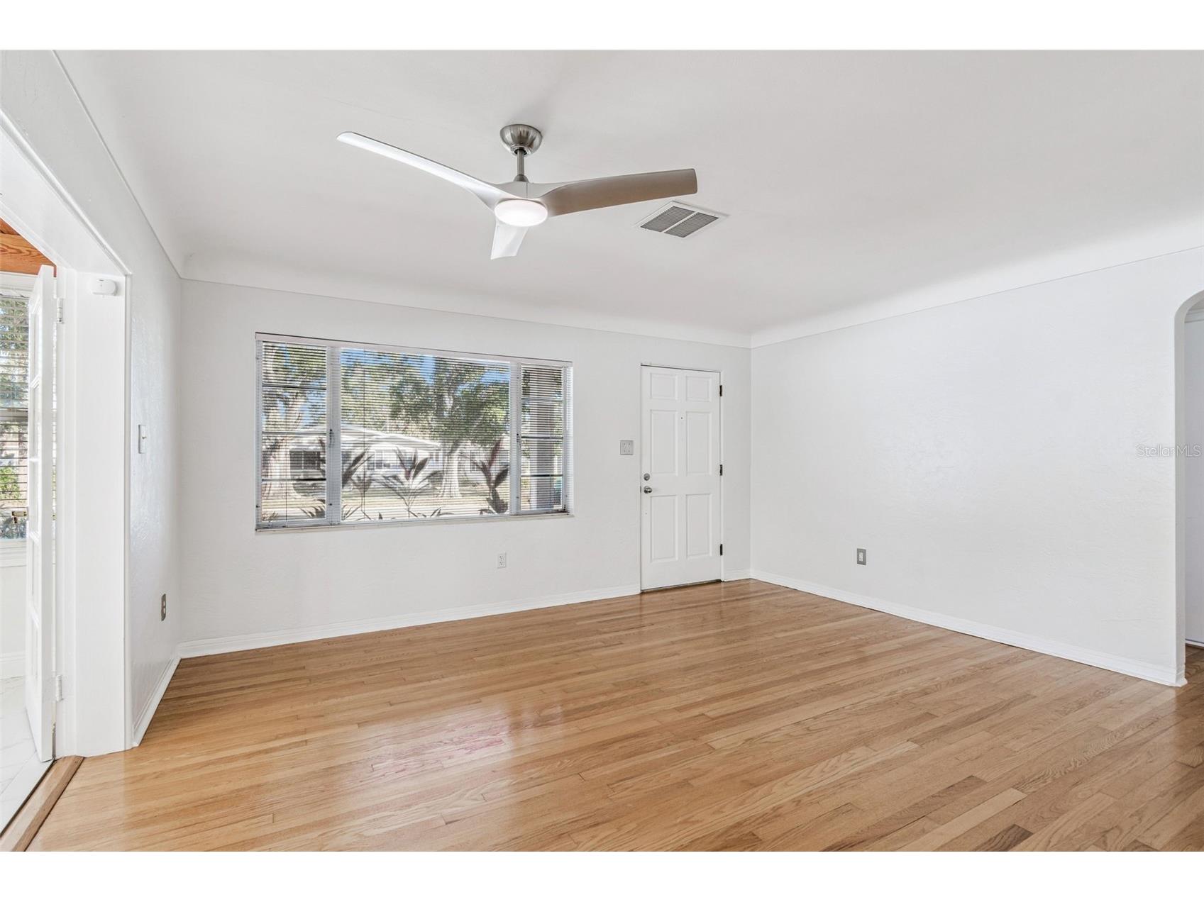 1322 48th Avenue N Saint Petersburg FL 33703 TB8455583 image9