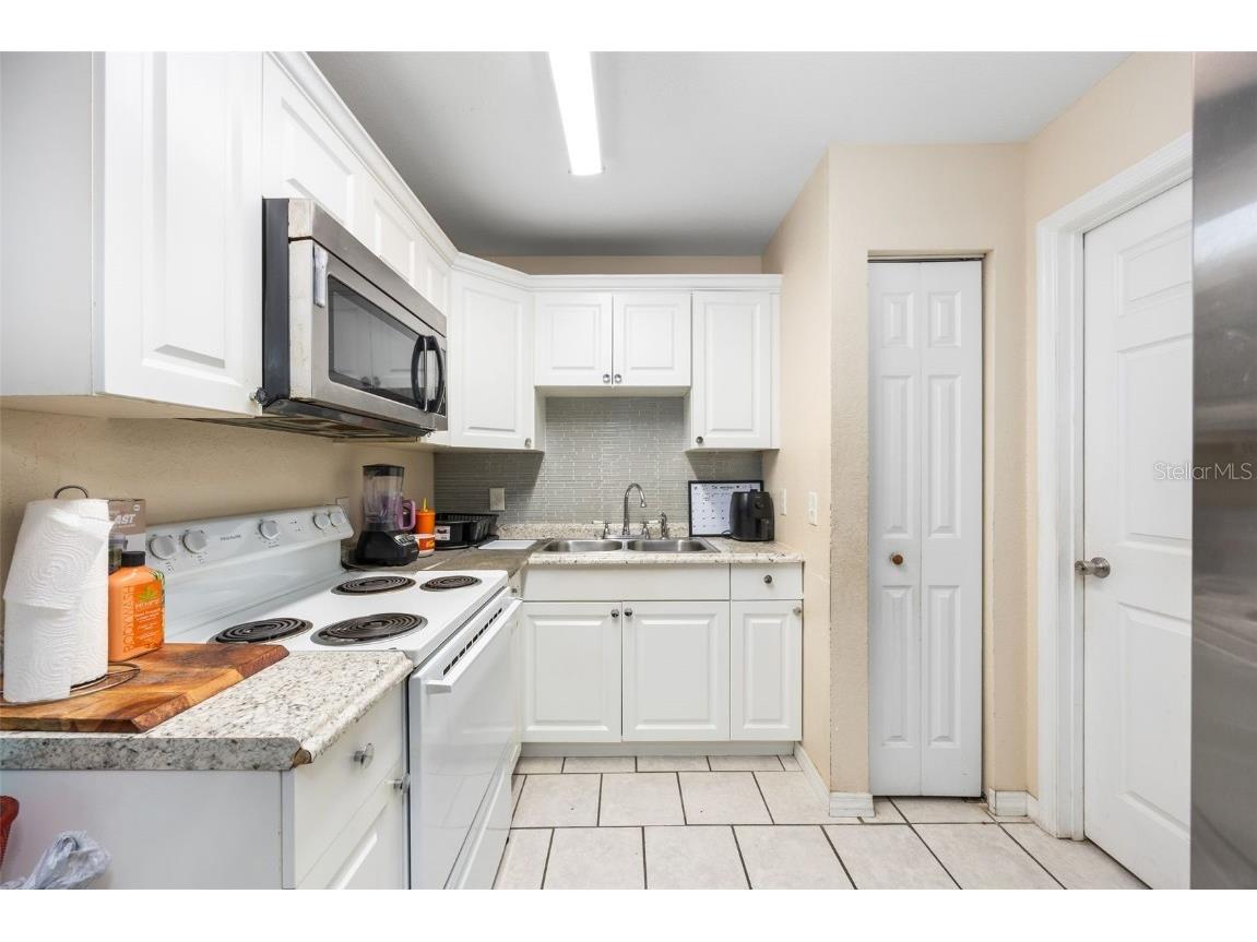 1322 NE 1st Avenue Gainesville FL 32641 GC534726 image10