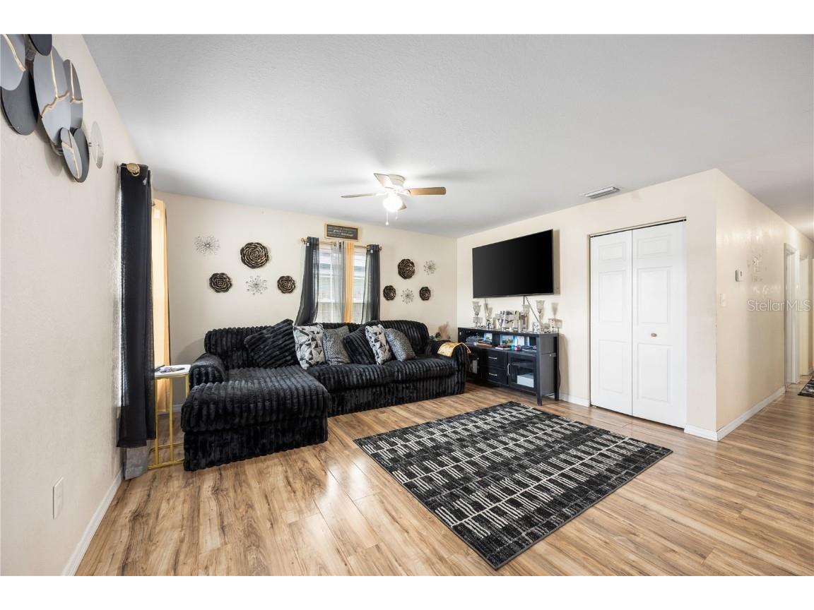 1322 NE 1st Avenue Gainesville FL 32641 GC534726 image4