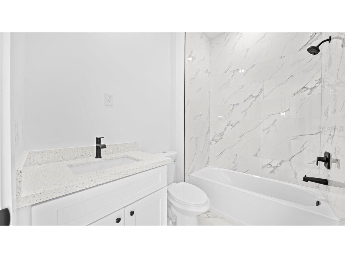 1323/1325 NE 8th Place Cape Coral FL 33909 A4686278 image19