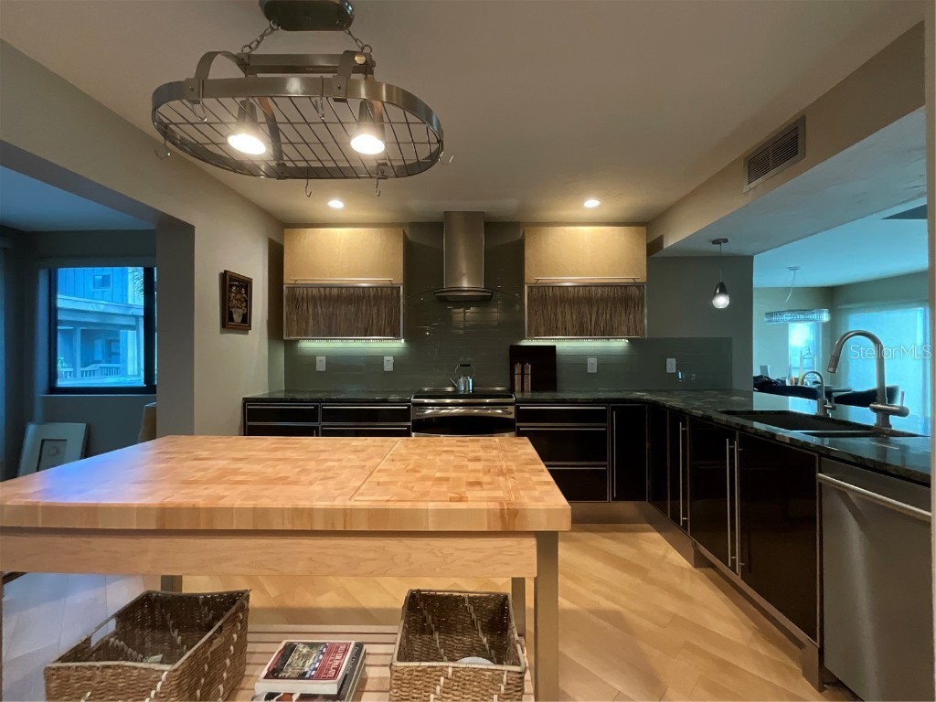 1323 Landings Drive #12 Sarasota FL 34231 A4634310 image9