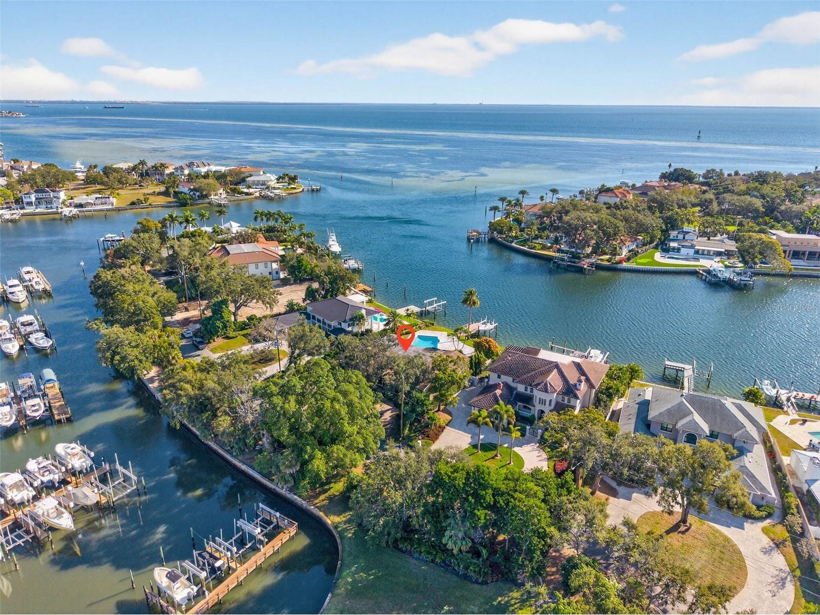 1323 Snell Harbor Drive NE Saint Petersburg FL 33704 - TAMPA BAY & SNELL ISLE HARBOR TB8460707 image1