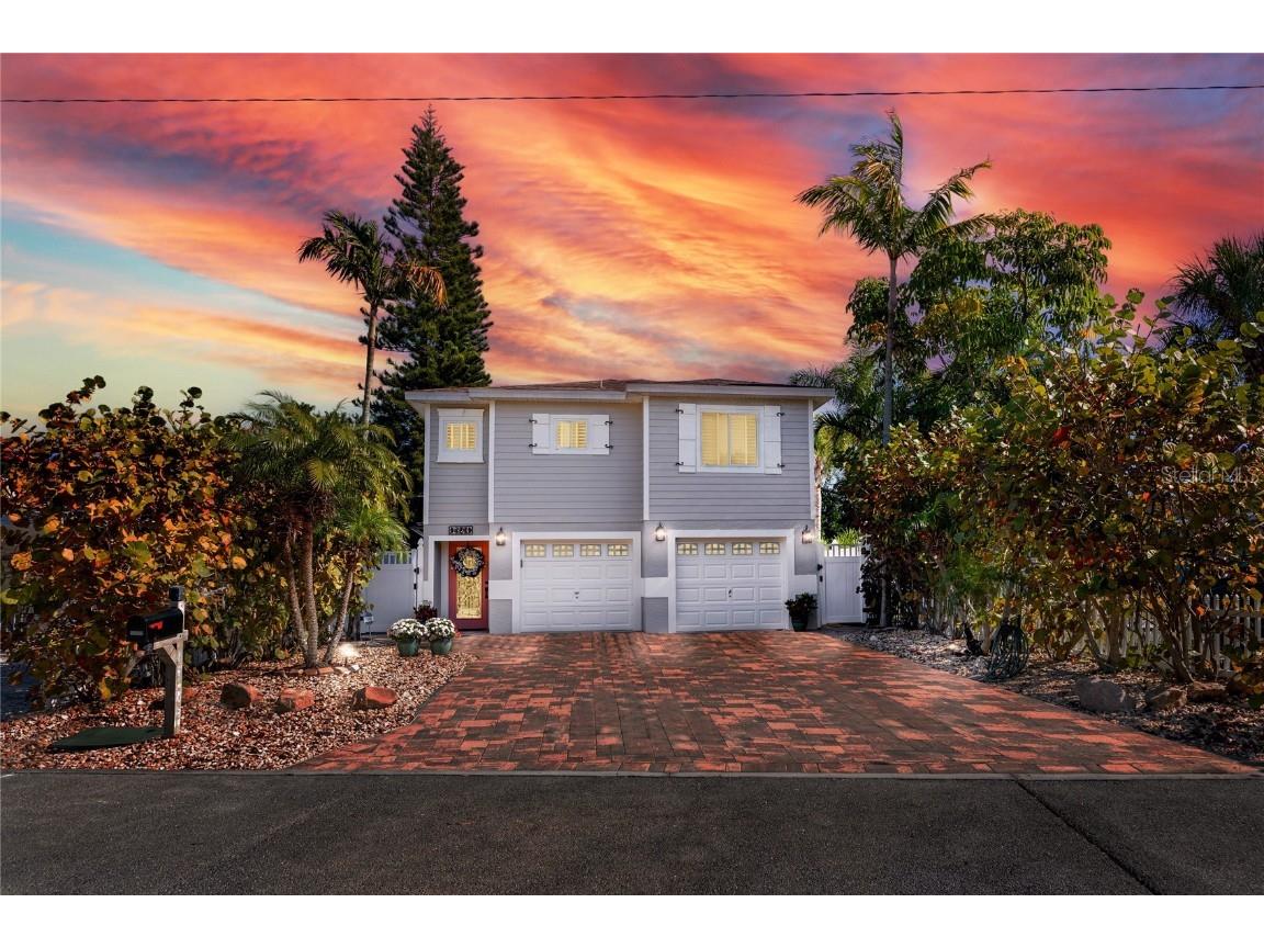 13231 3rd Street E Madeira Beach FL 33708 U8191599 image1