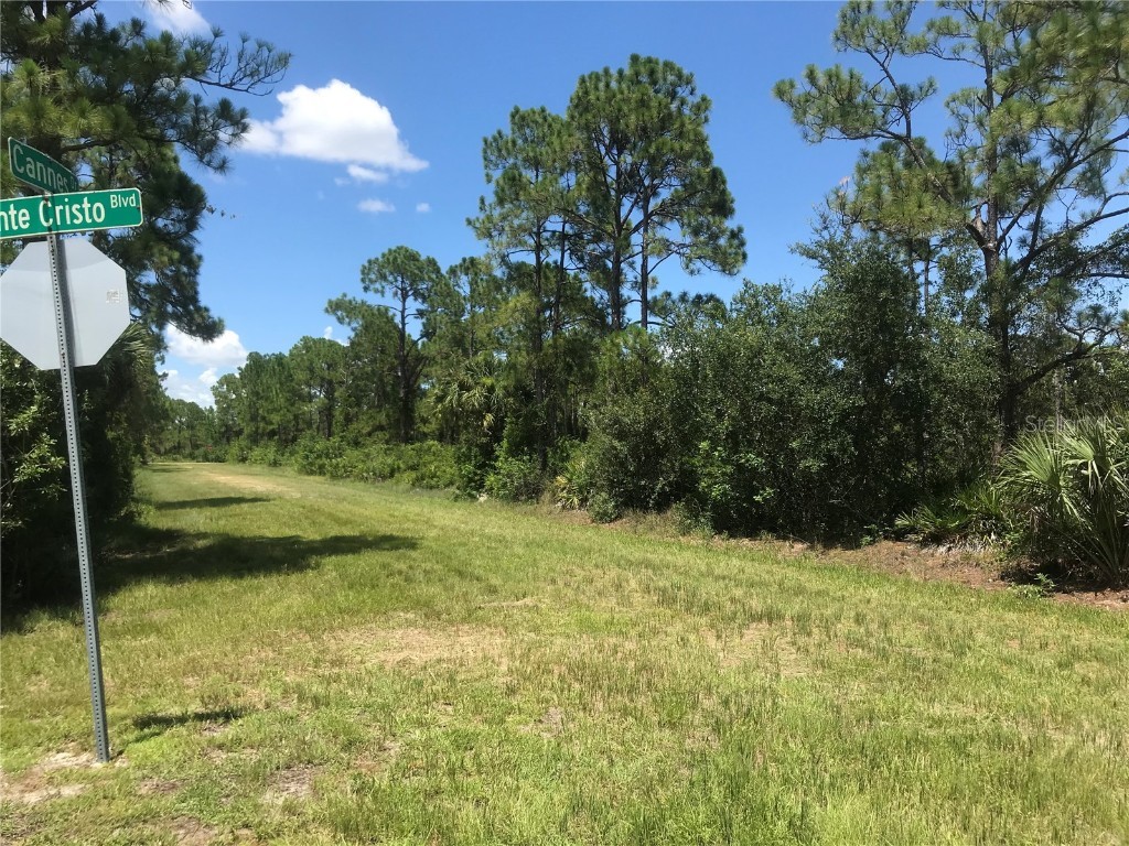 13232 Cannes Drive Punta Gorda FL 33955 C7464566 image1