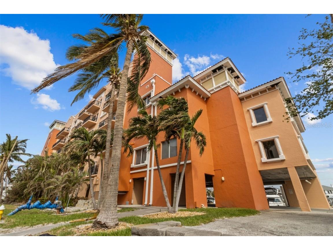 13235 Gulf Boulevard #201 Saint Petersburg FL 33708 TB8320562 image1