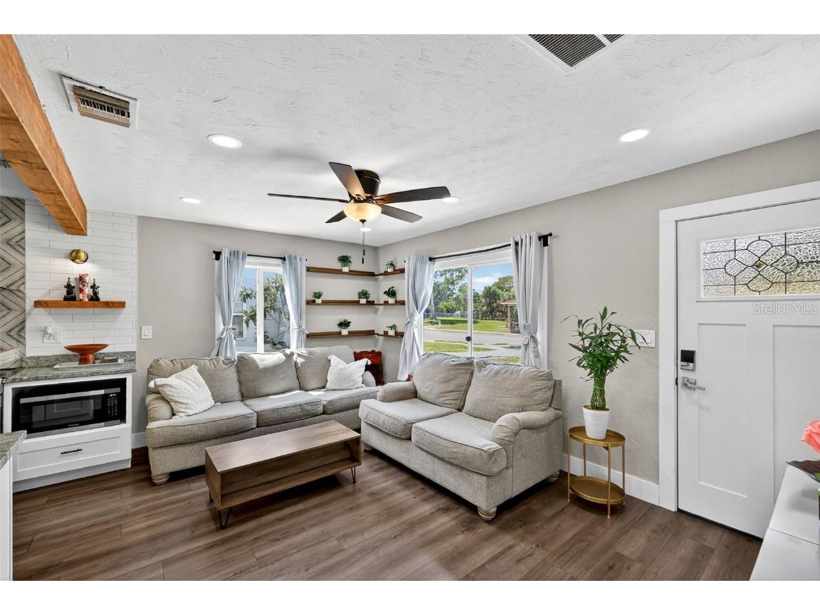 1324 40th Street S Saint Petersburg FL 33711 TB8435522 image3