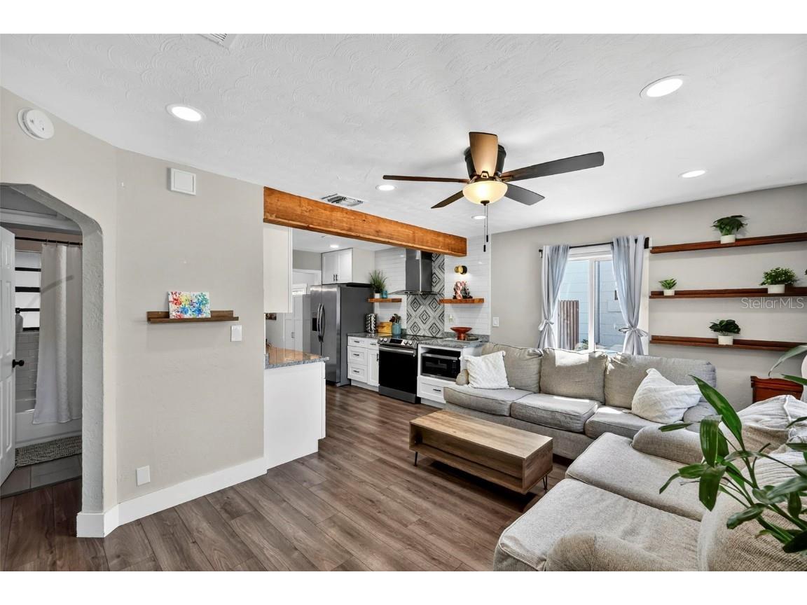 1324 40th Street S Saint Petersburg FL 33711 TB8435522 image5