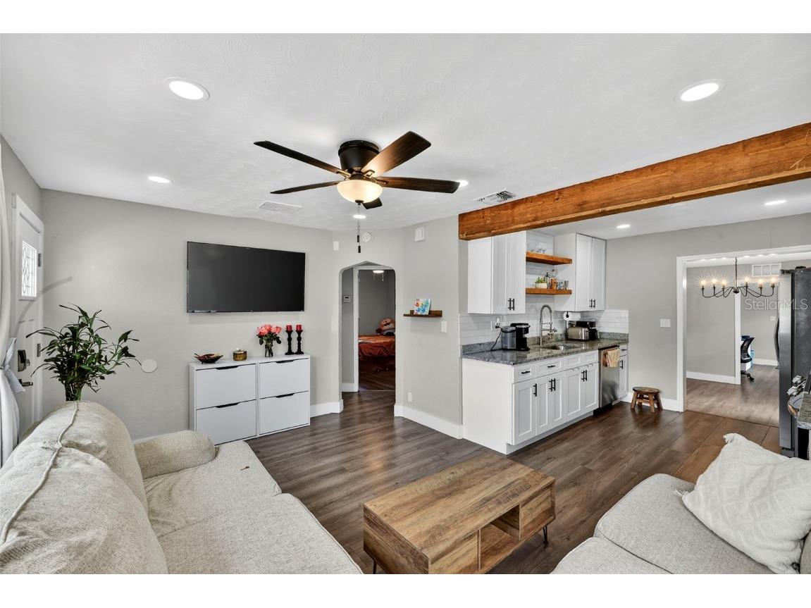 1324 40th Street S Saint Petersburg FL 33711 TB8435522 image6