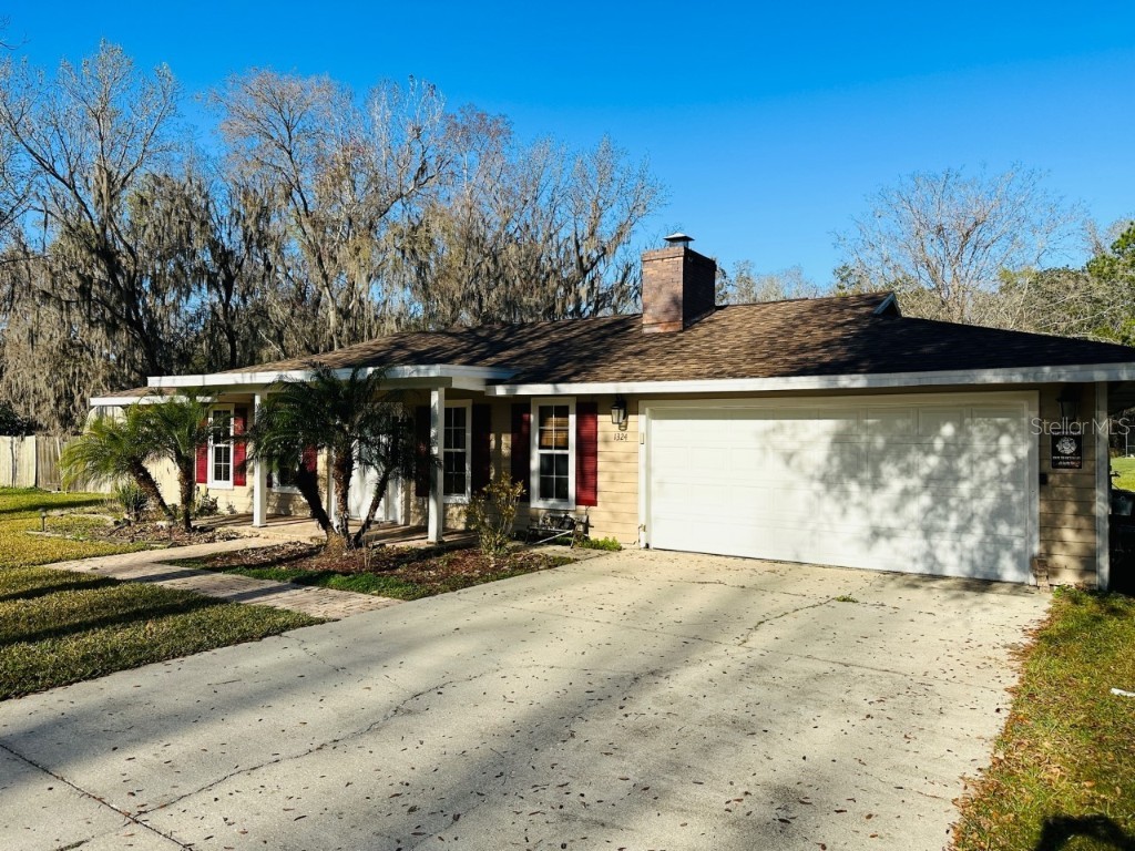 1324 Candlelight Boulevard Brooksville FL 34601 W7852334 image1