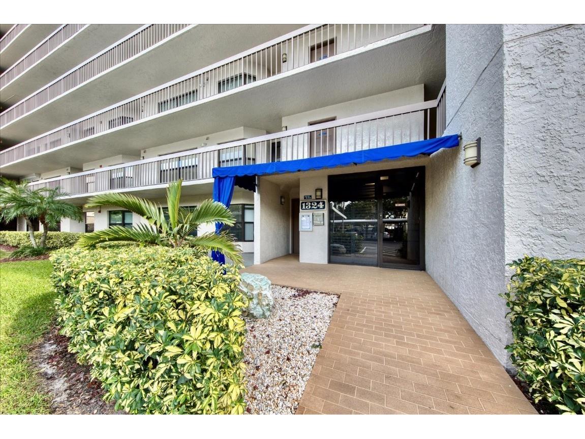 1324 Pasadena Avenue S #204 South Pasadena FL 33707 TB8440936 image1