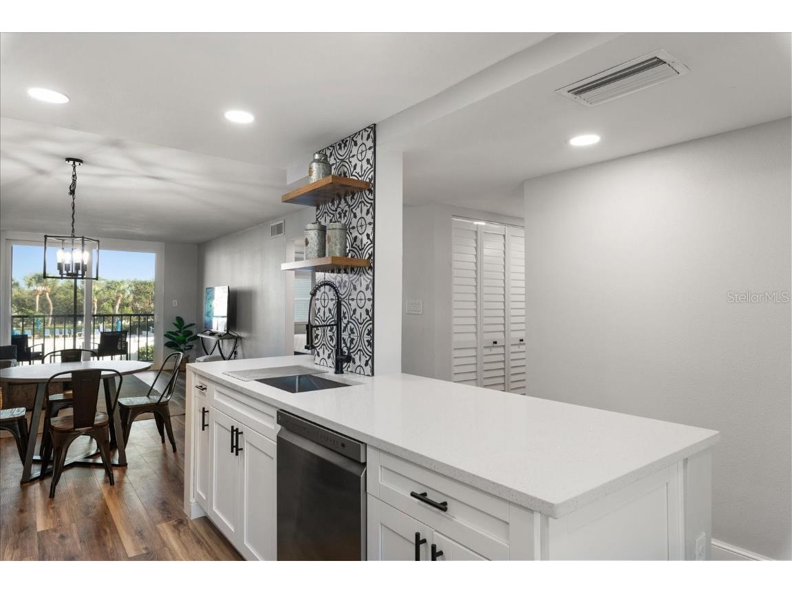 1324 Pasadena Avenue S #204 South Pasadena FL 33707 TB8440936 image10