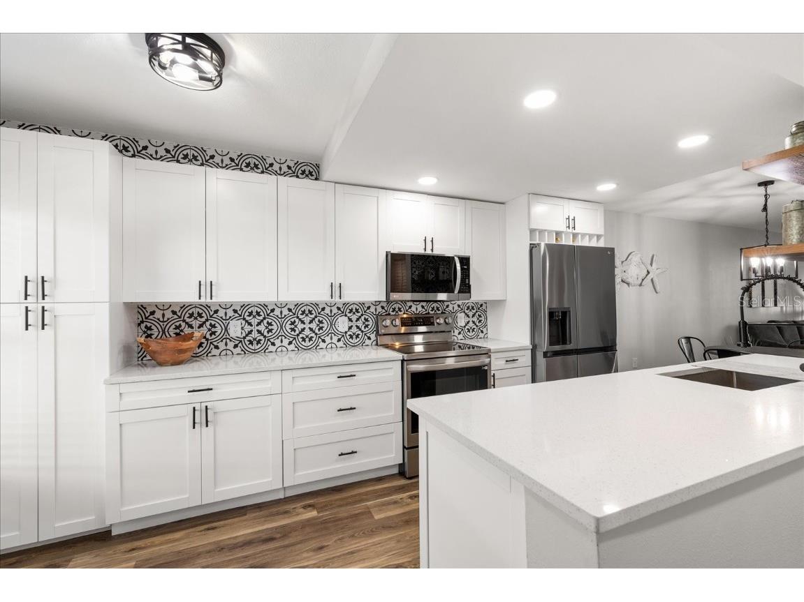 1324 Pasadena Avenue S #204 South Pasadena FL 33707 TB8440936 image7