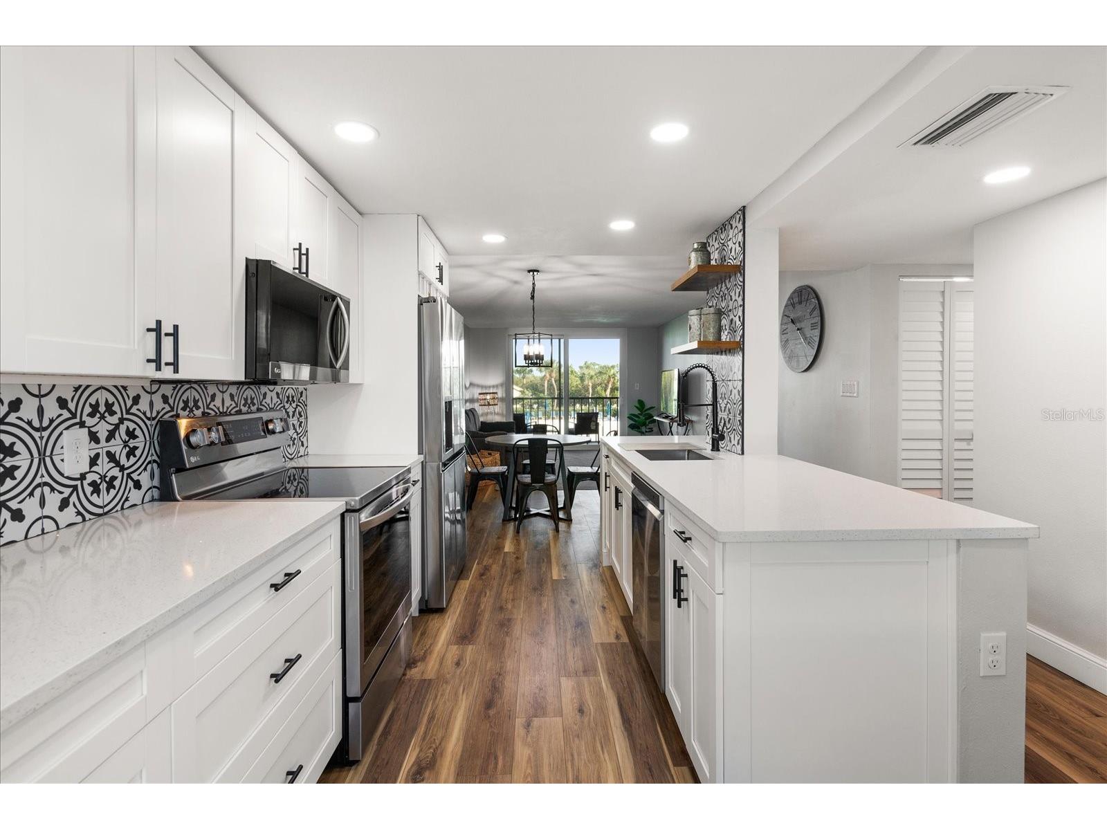 1324 Pasadena Avenue S #204 South Pasadena FL 33707 TB8520147 image9