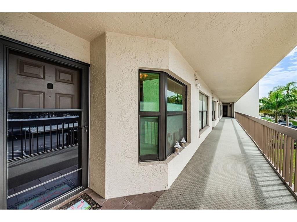 1324 Pasadena Avenue S #205 South Pasadena FL 33707 U8184956 image1