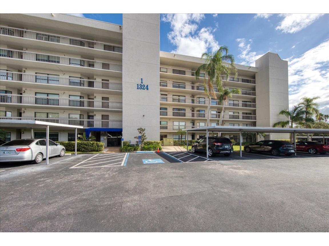 1324 Pasadena Avenue S #305 South Pasadena FL 33707 U8182208 image1