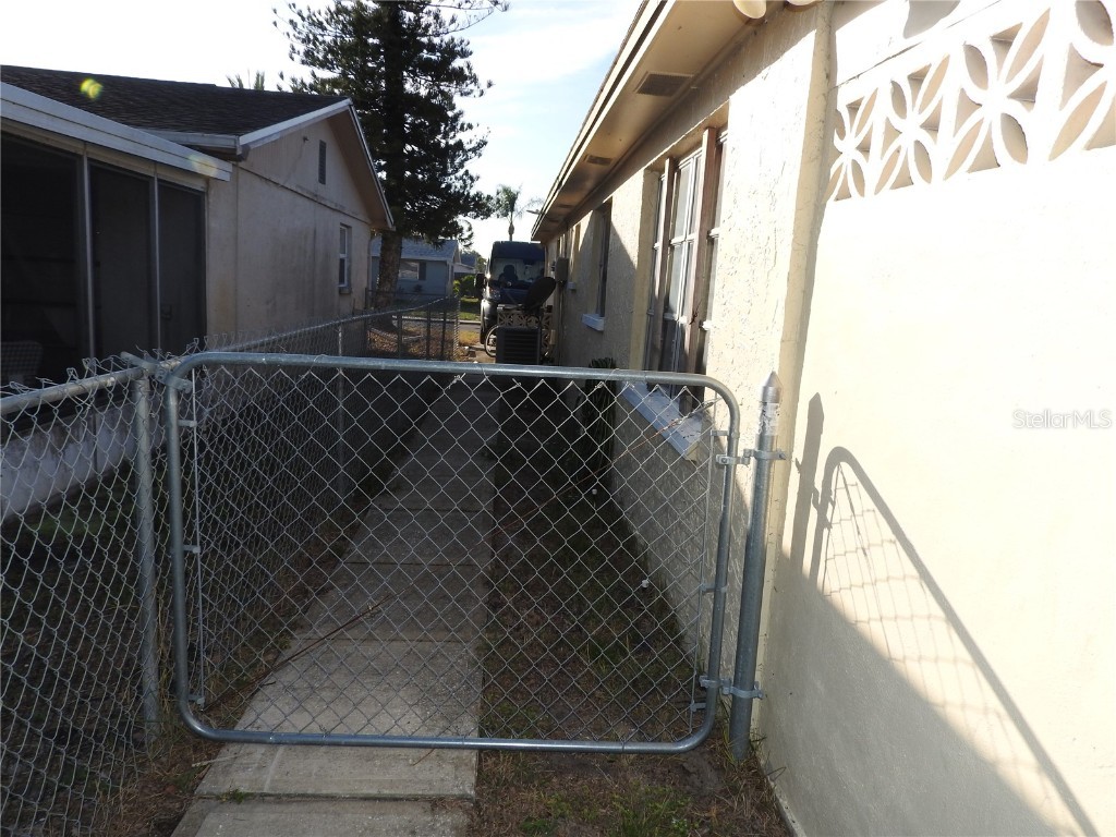 1324 Viking Drive Holiday FL 34691 TB8458025 image6