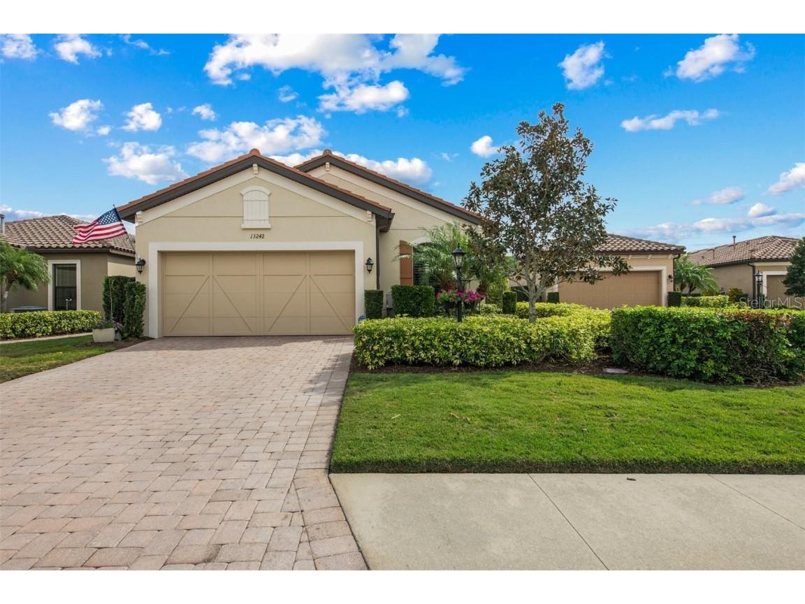 13242 Torresina Terrace Lakewood Ranch FL 34211 - POND A4559835 image1