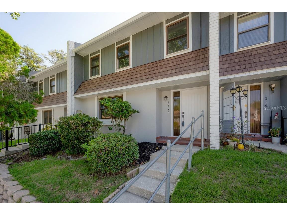 1325 Abbey Crescent Lane Clearwater FL 33759 T3542369 image1