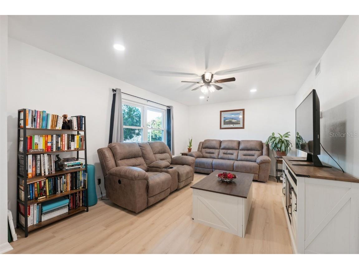 1325 Abbey Crescent Lane Clearwater FL 33759 TB8443413 image8